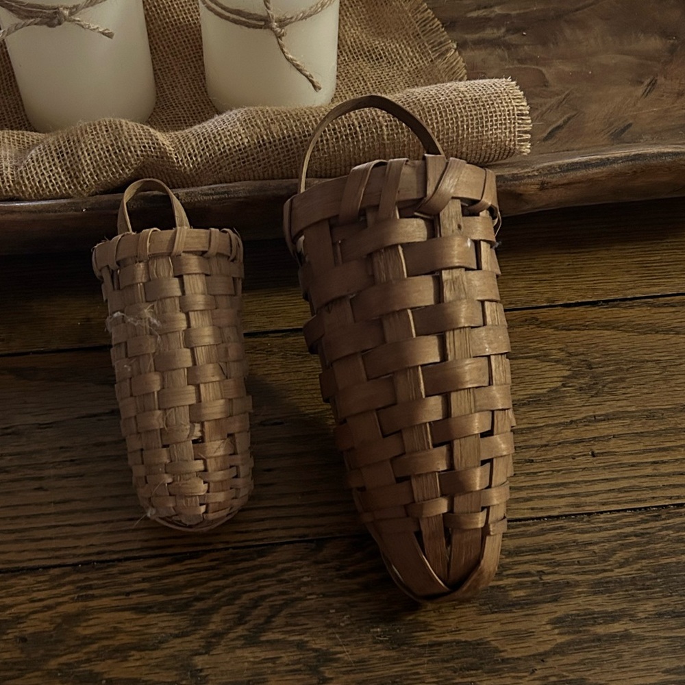 (2) baskets - Picture 2 of 4